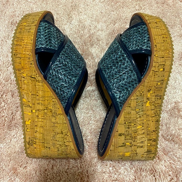 BRAND NEW - DONALD J PLINER Ideala Crisscross Wedge Platform Sandals ❤️❤️❤️ - Picture 4 of 9